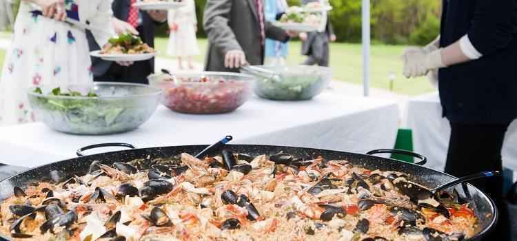 how to find wedding caterers