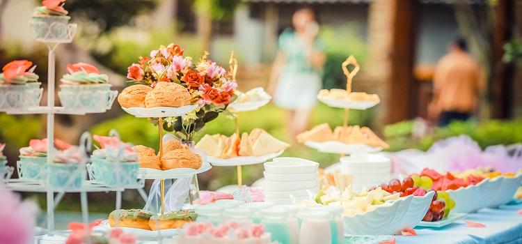 how to find wedding caterers
