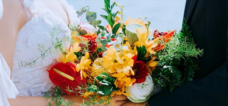 choosing beautiful bridal flowers