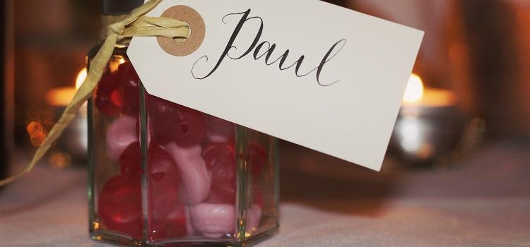 choosing wedding favours