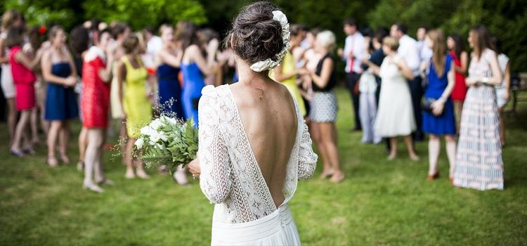 choosing beautiful bridal flowers